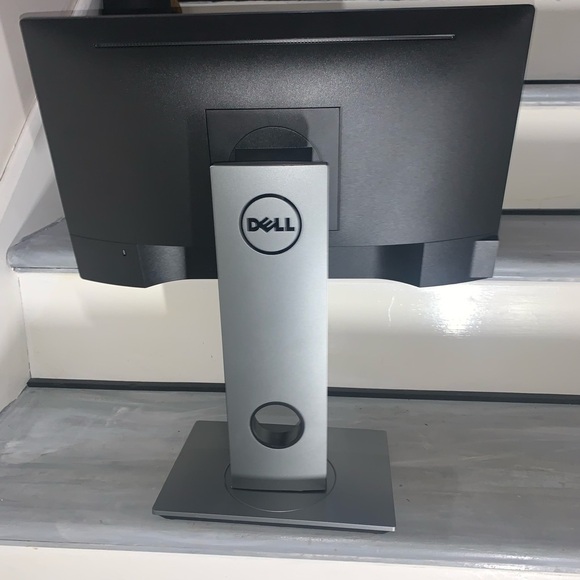 Dell E1916H 18.5" Widescreen LED-Backlit LCD Monitor,Black - Picture 7 of 11